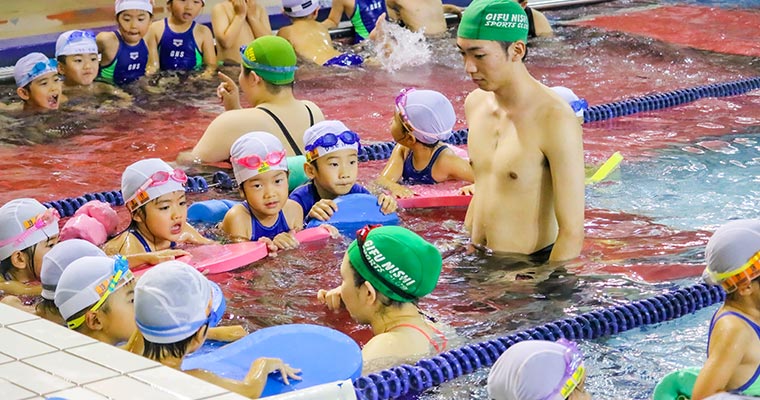 春の短期水泳教室